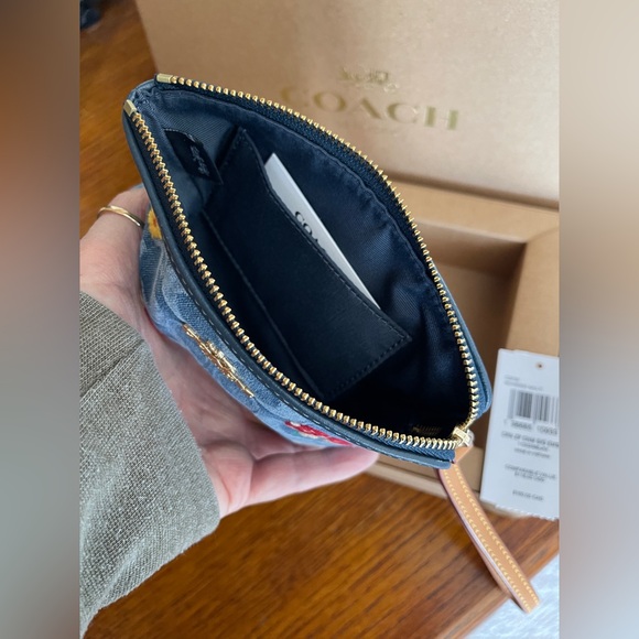 NWT Coach Corner Zip Wristlet with Colorful Embroidery in Signature Denim - Picture 4 of 5